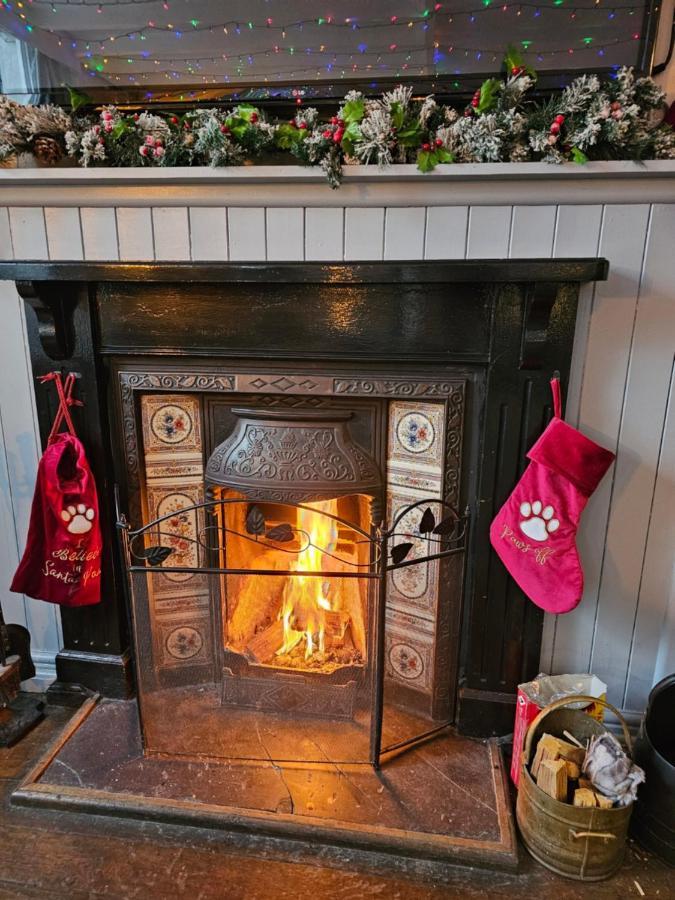 Dog And Partridge Inn Calne Eksteriør bilde