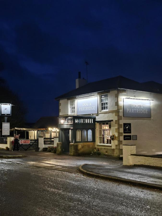 Dog And Partridge Inn Calne Eksteriør bilde
